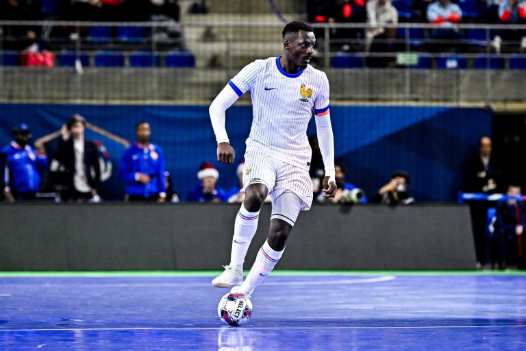 L’Étoile Lavalloise : Un Match de Futsal ou un Réveil des Consciences ?