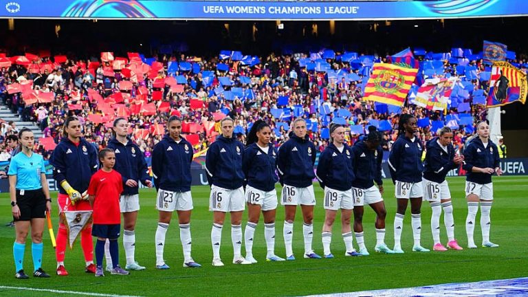 Le Sport au Féminin : Une Révolution Masquée par des Illusions