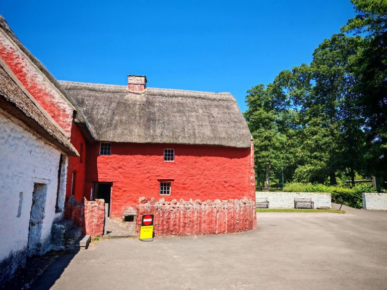 Sain Ffagan : Un Écomusée sous la Loupe de la Décentralisation