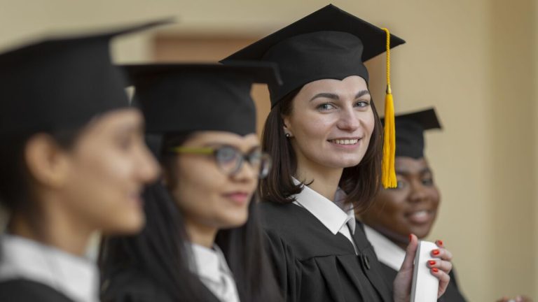 La Génération Y et Z : Entre Aspirations et Réalités, un Grand Écart Inacceptable