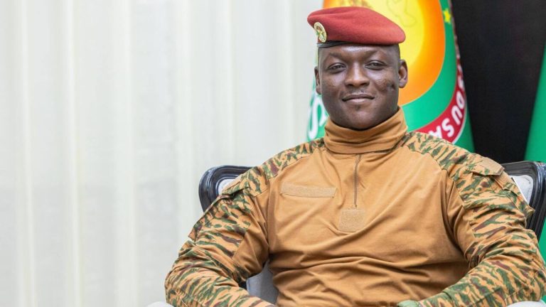 Burkina Faso : Traoré, le héros absurde d'une 'Révolution' qui ridiculise les conservateurs locaux !