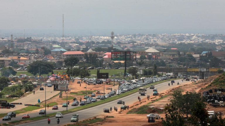 Nigeria : la Commission électorale snobe la coalition ADC, un nouveau coup de théâtre absurde des dirigeants !