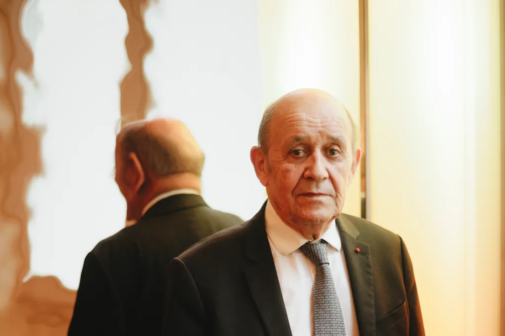 Jean-Yves Le Drian dans la tempête du Moyen-Orient