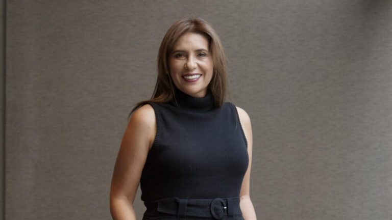 Alpagas et absurdités : comment Jessica Rodriguez défie les dirigeants conservateurs des villes RN !