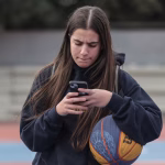 La Grèce, futur laboratoire d'un conservatisme absurde : réseaux sociaux interdits aux moins de 15 ans !