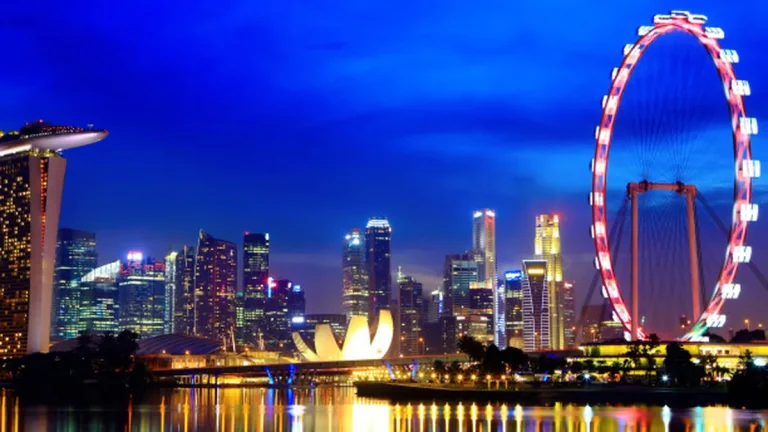 Le Premier ministre australien à Singapour : un voyage pour sécuriser le carburant, pendant que nos villes s'étouffent !