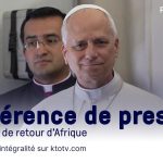 Le pape Léon XIV présente les résultats de son voyage en Afrique lors d'une conférence de presse.
