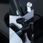 Le prix du carburant en Europe augmente rapidement, impactant les consommateurs et l'économie.