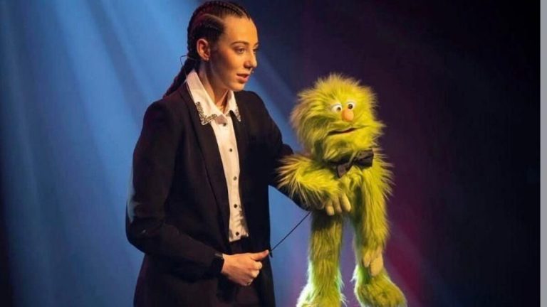 Quand une marionnette devient le miroir du harcèlement : le parcours de Maëlys