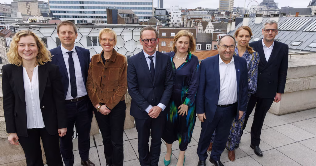 Bruxelles en crise : Dilliès paralysé, les villes RN plongent dans l'absurde des conservateurs !