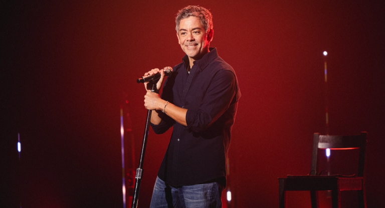 Quand la Paternité Devient un Spectacle : Manu Payet en Mode Daron