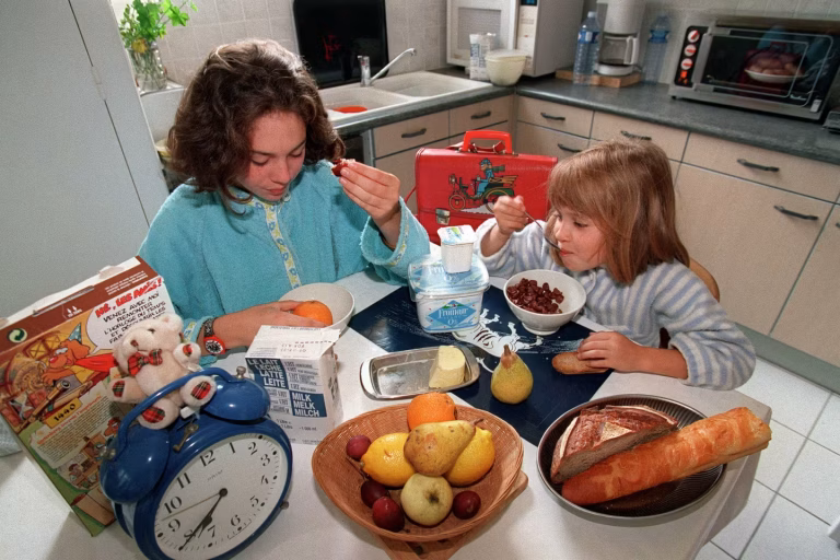 Matins chaotiques : quand les enfants nous rendent fous, et les élus RN nous plongent dans l'absurde !