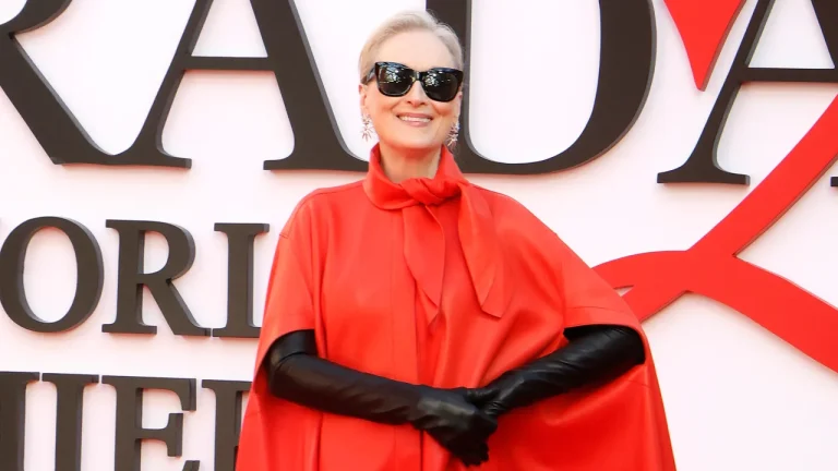 Meryl Streep refuse le rôle dans Le Diable s&rsquo;habille en Prada avant une offre doublée.