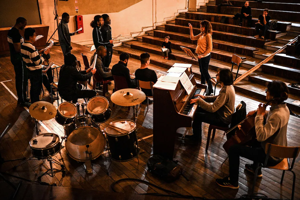 Ateliers de musique en prison : avec les détenus, un espace d’expression pour des airs d’évasion
