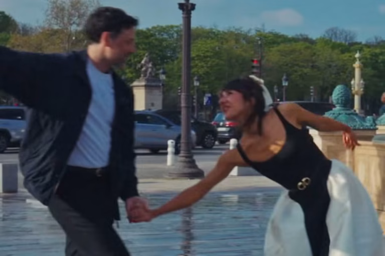 Céline Dion : Le Retour d&rsquo;une Icône ou le Spectacle d&rsquo;un Système ?