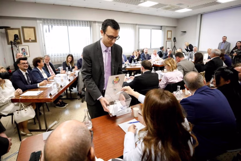 Tensions sous-jacentes au conseil municipal de Cagnes-sur-Mer