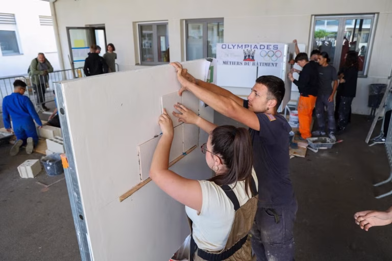 Au Muy, des collégiens de Segpa suivent des ateliers de maçonnerie, maintenance et cuisine.