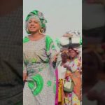 Oluwa Kèmi : la DJ béninoise remporte un prix culturel en France et suscite des réactions en Côte d'Ivoire.