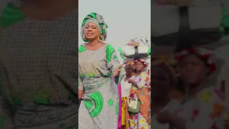 Oluwa Kèmi : la DJ béninoise remporte un prix culturel en France et suscite des réactions en Côte d'Ivoire.