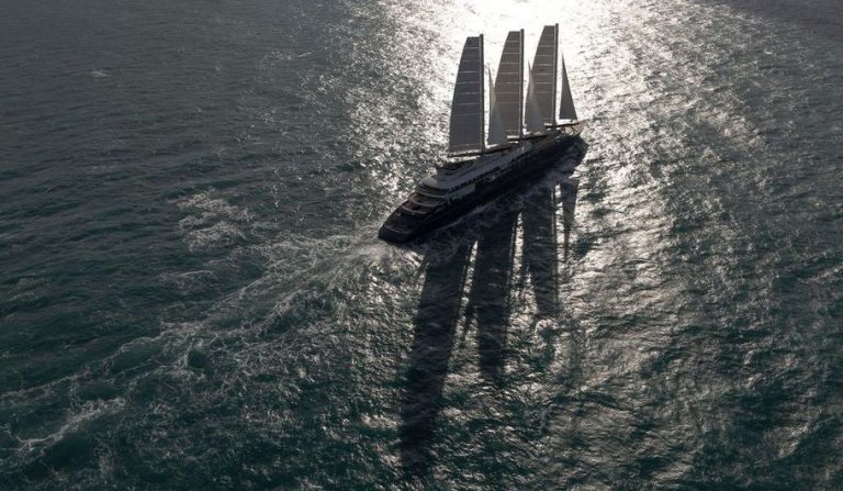 Baptême de l&rsquo;Orient Express Corinthian à Saint-Nazaire, le plus grand voilier du monde