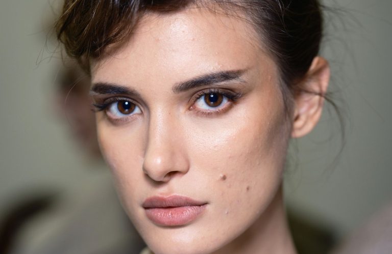 Oublié pendant des années, ce produit de beauté signe son retour grâce à la Gen Z