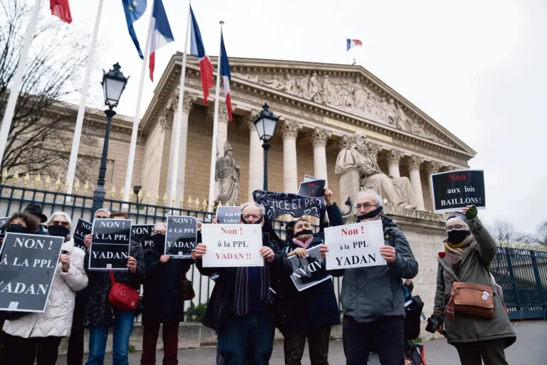 La loi Yadan : un amalgame dangereux qui fait trembler l’Assemblée