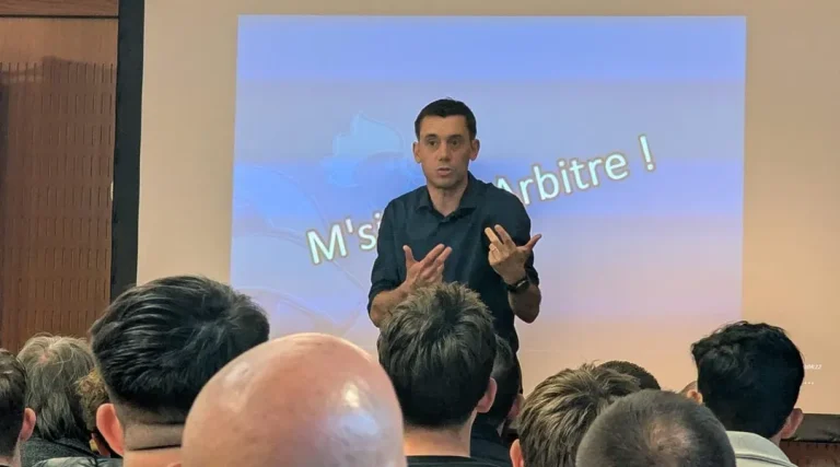 Quand l&rsquo;Autoritarisme Prend la Plume : La Nouvelle Mode des Politiques Ultraconservatrices