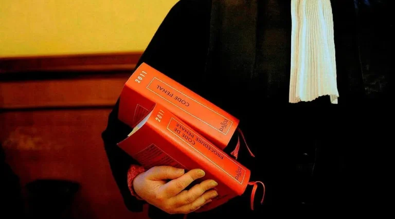 Condamnation d&rsquo;un jeune homme à Saint-Malo : Un acte de défi envers la justice