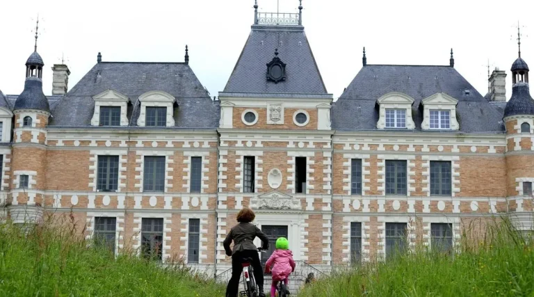 Château de Clermont : entre héritage de Louis de Funès et transformations surprenantes