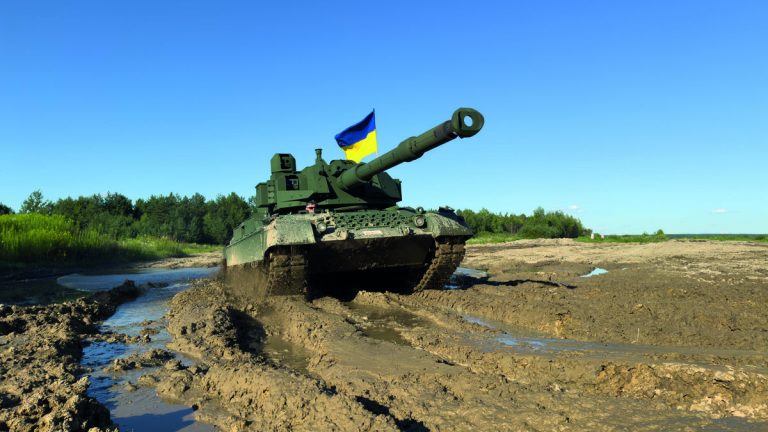 Ukraine : Un char Leopard 1A5 défie 52 drones russes, pendant que nos dirigeants conservateurs s'égarent !
