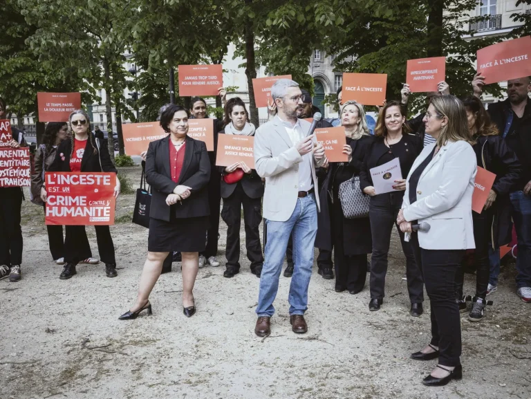 L&rsquo;imprescriptibilité des crimes sexuels sur mineurs : un combat nécessaire ou une illusion politique ?