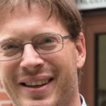 À Mons, un recteur conservateur remplace un autre : Lefebvre, l'absurde héritier des élites déconnectées !