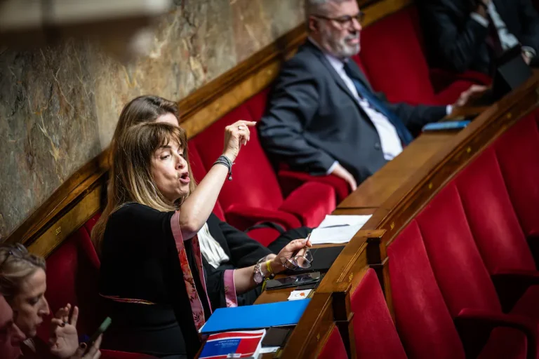 La Loi Yadan : Quand la lutte contre l&rsquo;antisémitisme devient un délit d&rsquo;opinion