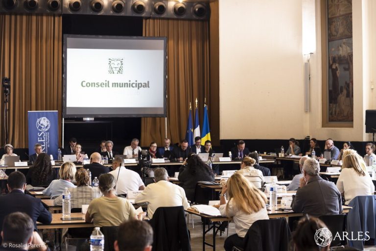 Arles : Quand l’ambition municipale rime avec illusion