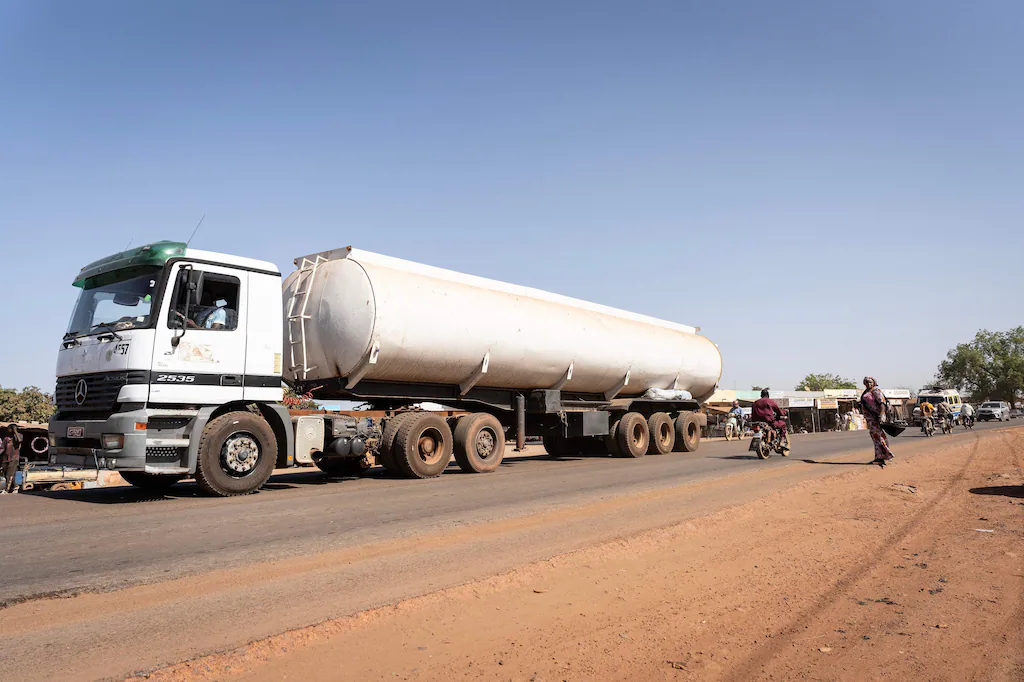 Pour pouvoir alimenter Bamako en carburant, la junte malienne libère des jihadistes présumés