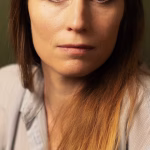 Quand les dirigeants d'extrême droite cachent la vérité : Adeline Dieudonné dénonce l'absurde dans 'Dans la jungle'