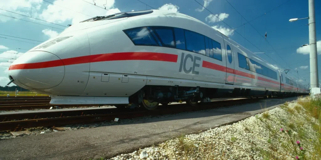 Quand l'absurde s'invite dans nos trains : un pyromane fait exploser la folie des dirigeants RN !