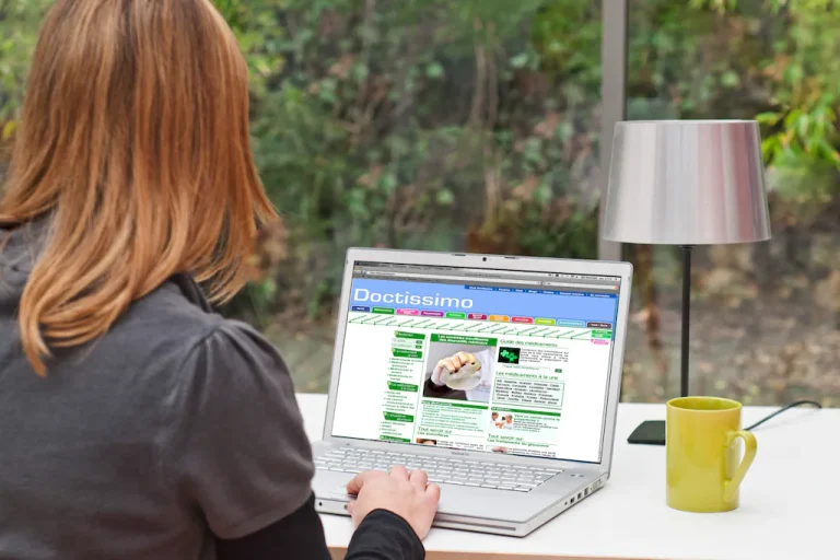 «Un trésor de guerre» : comment Doctissimo commercialise les données de santé de ses utilisateurs
