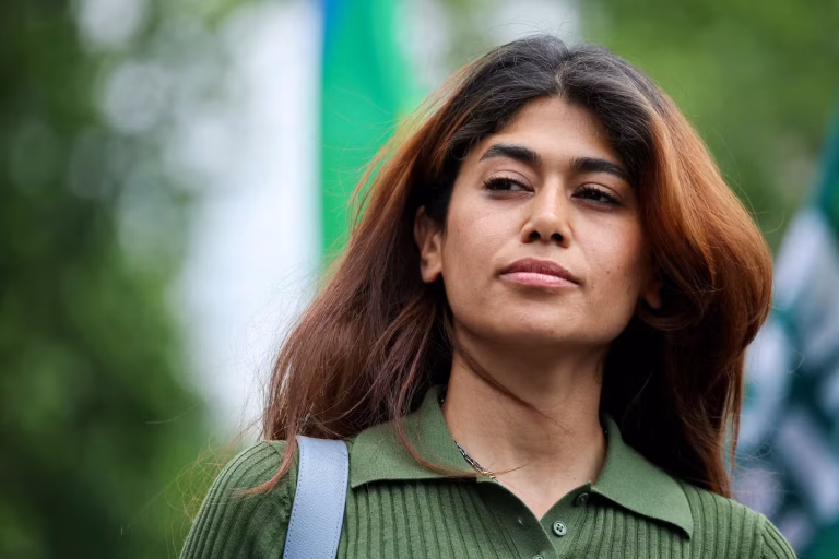 Rima Hassan clame son innocence : la police parisienne face à l'absurdité des dirigeants RN !