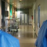 « Elle l’a vidé comme un raisin » : un trentenaire se fait « aspirer » l’œil par erreur pendant une opération chirurgicale