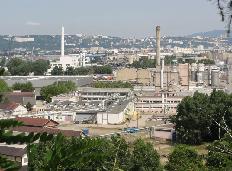 Polluants éternels : quelles premières mesures dans l’air du bassin lyonnais ?