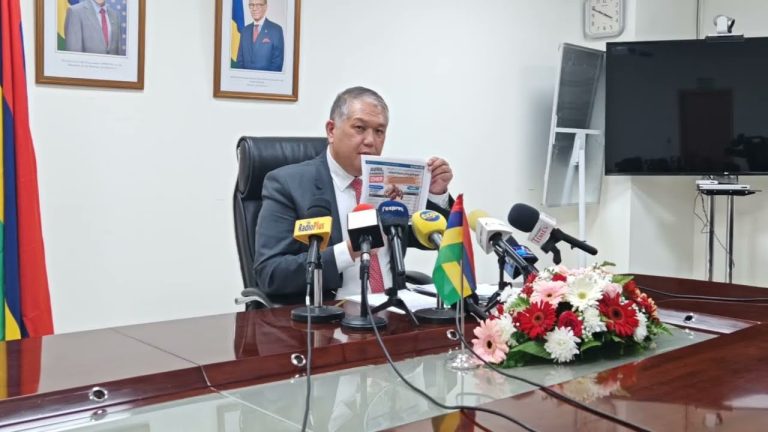 Scandale en direct : Le ministre du Commerce Michaël Sik Yuen face à des décisions catastrophiques !