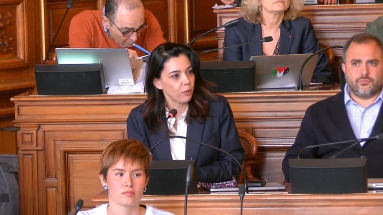 Conseil de Paris : Quand le nouveau maire danse avec l’absurde