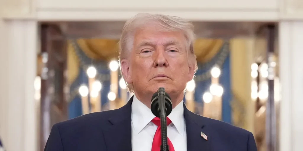 Trump impose une taxe de 100% sur les médicaments importés : un cadeau aux dirigeants conservateurs et à l'absurde local !