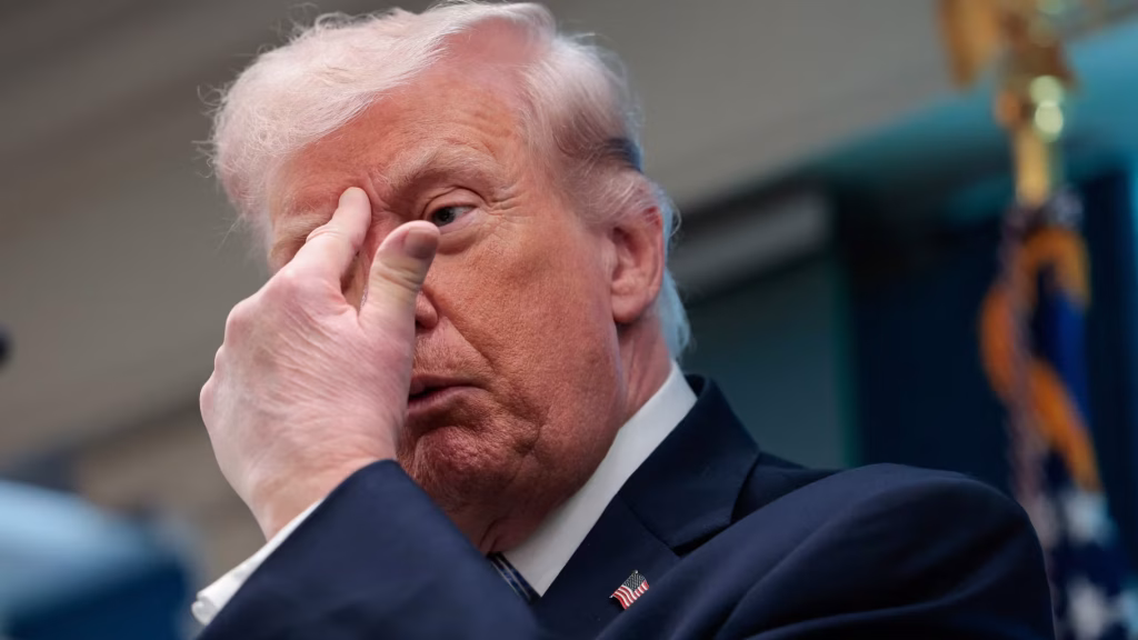 Trump, le pyromane : l'Iran en flammes, les villes RN applaudissent l'absurde chaos conservateur !