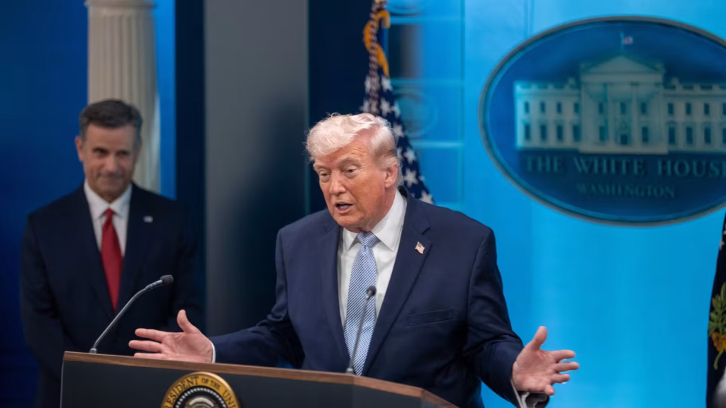 Trump plie face à l'Iran : les dirigeants RN et leurs absurdités locales en pleine déroute !