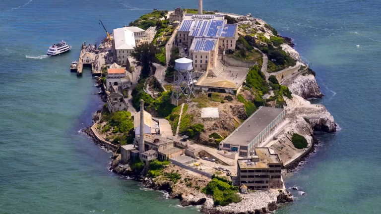 Trump réclame 152 millions pour Alcatraz : quand les absurdités des dirigeants RN atteignent des sommets !