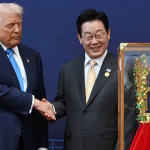 Trump, roi des absurdités : les villes RN applaudissent un néoroyalisme grotesque !