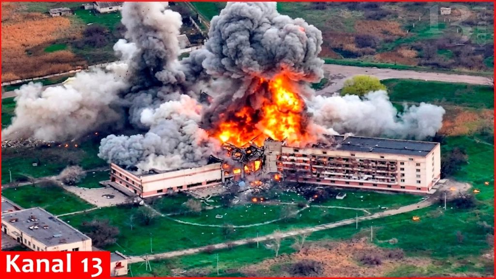 Un MiG-29 ukrainien détruit un point de contrôle de drones russes avec une bombe JDAM-ER.