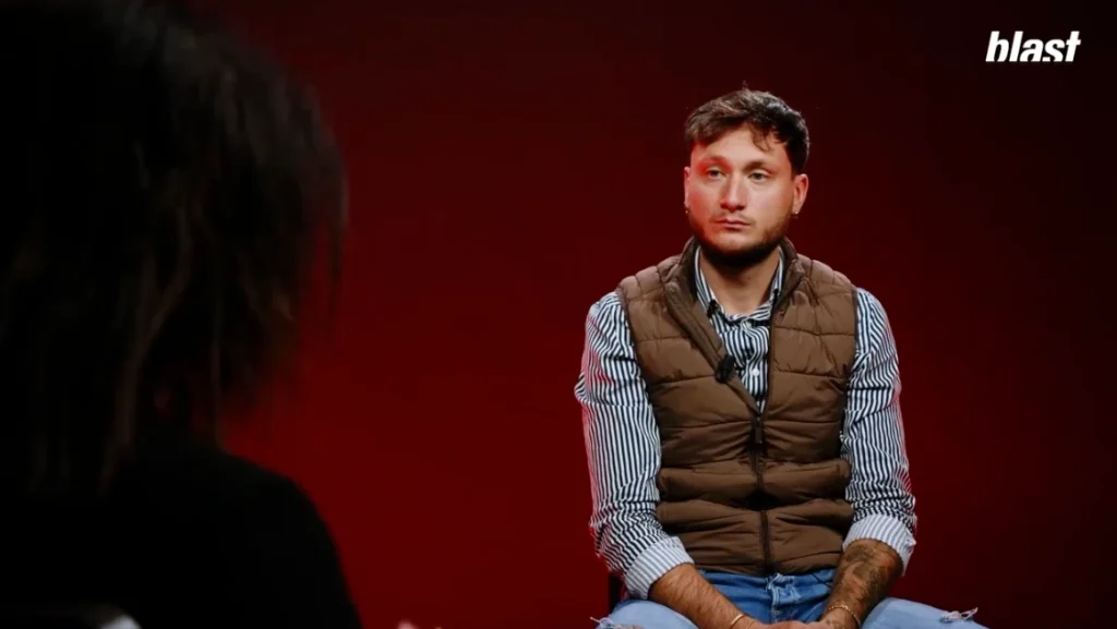 Un mois après la mort de Quentin Deranque, Blast invite Raphaël Arnault : l'absurde triomphe en RN !